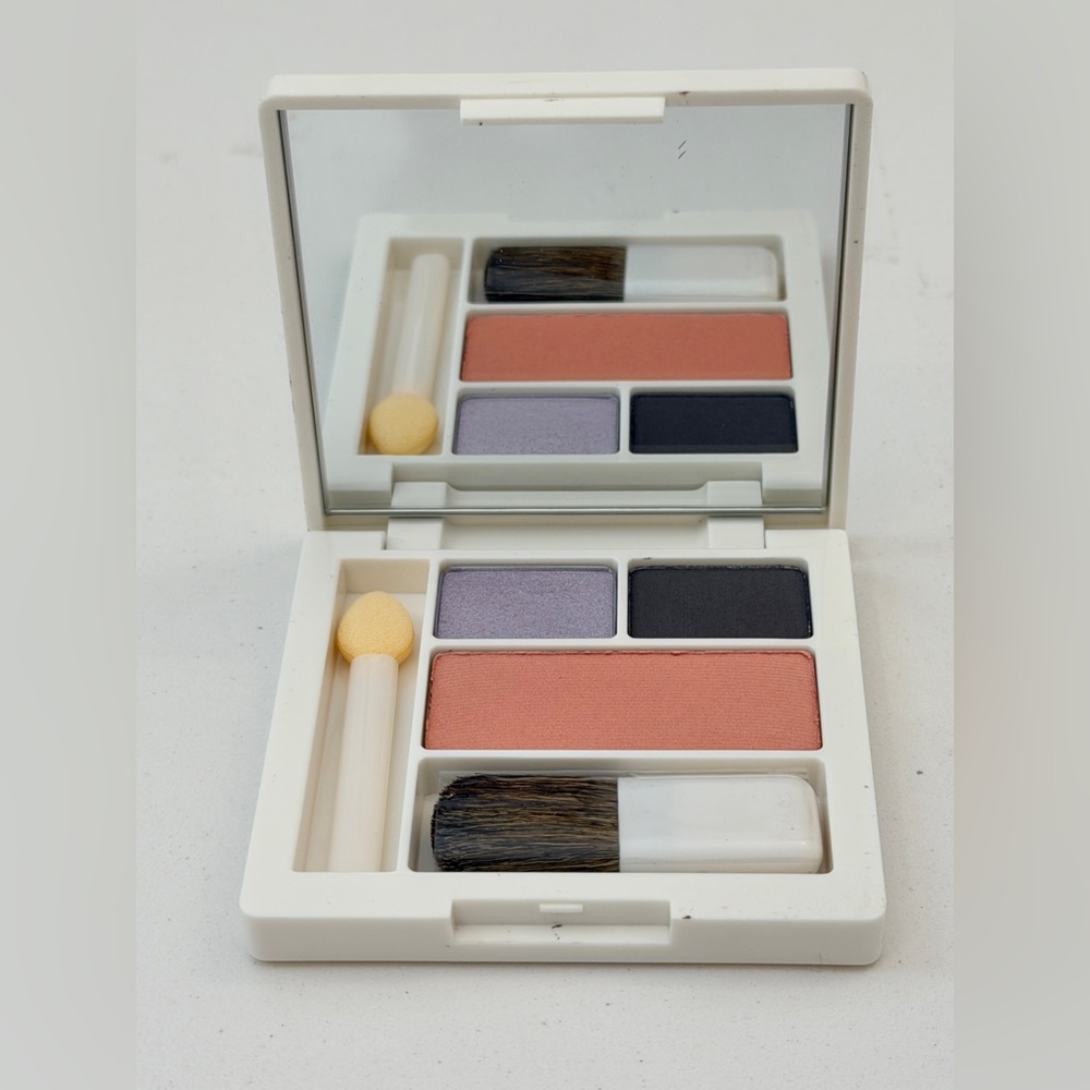 Clinique Eyeshadow and Blush Palette - BlackBerry Frost, Slate, Pink Blush